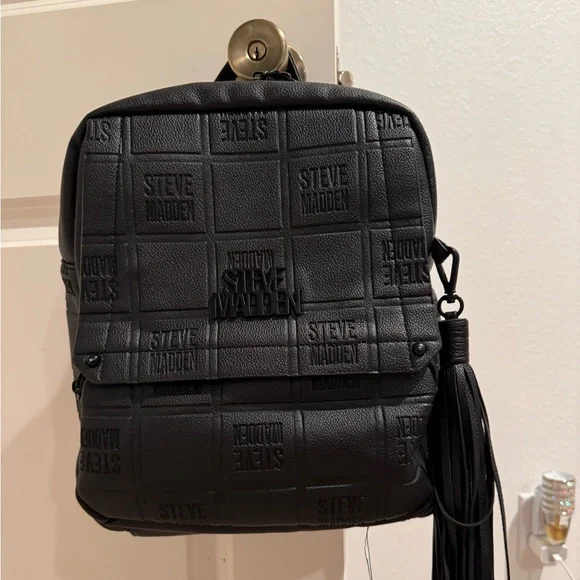 Backpack - Picture 2 of 3